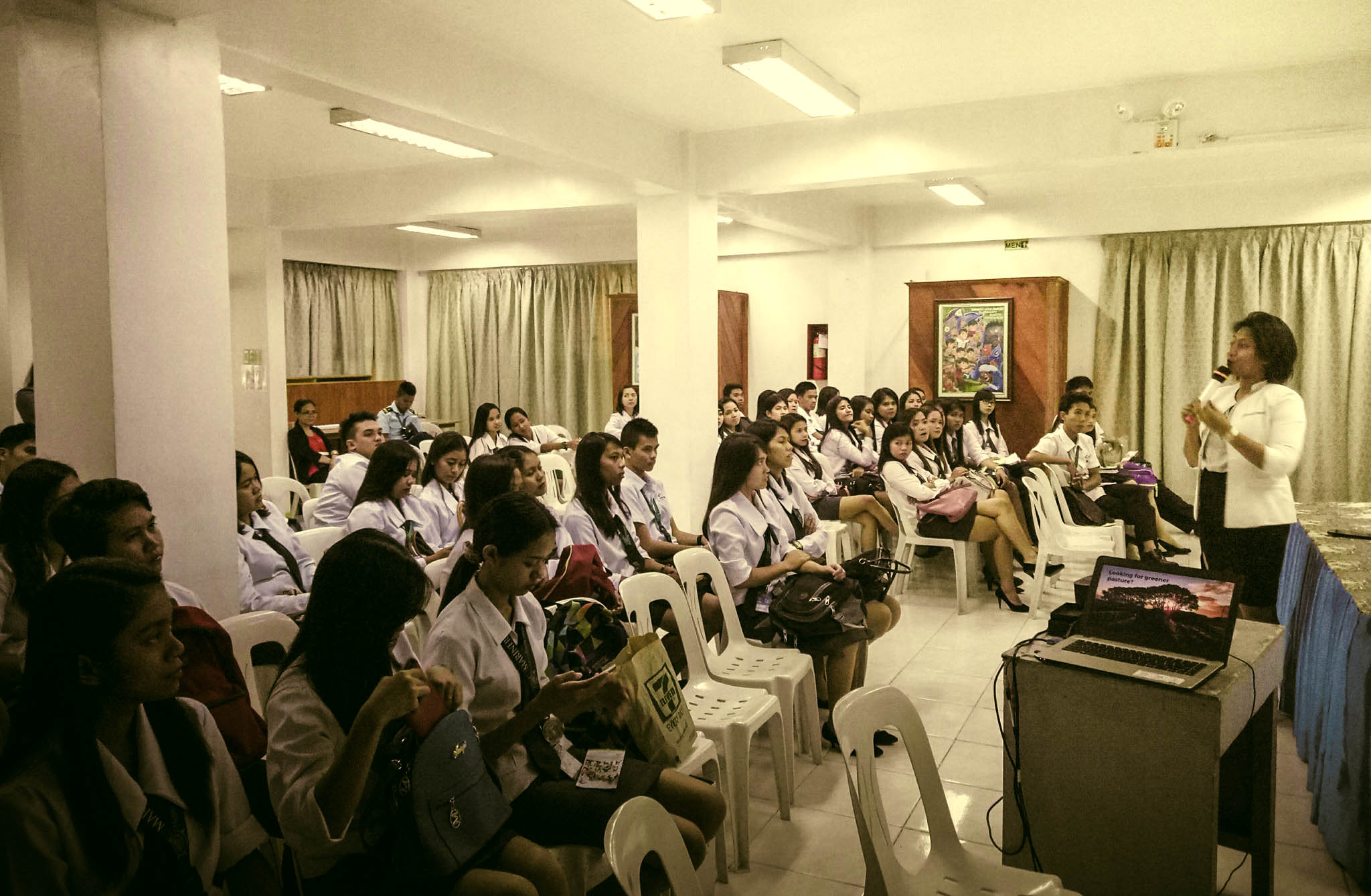 WORLDCONNECT speaks at HRM career seminar in Mariners’ Legazpi
